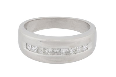 Lot 199 - A diamond band ring