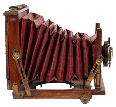 Lot 179 - NEW ZEALAND INTEREST: A T.F Girvan Kapai Half Plate Honeysuckle Wood Field Camera