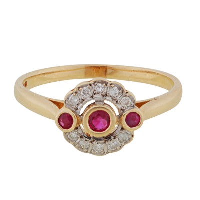 Lot 156 - A ruby and diamond ring