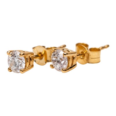Lot 180 - A pair of diamond stud earrings