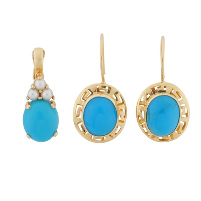 Lot 60 - A pair of turquoise earrings and pendant suite