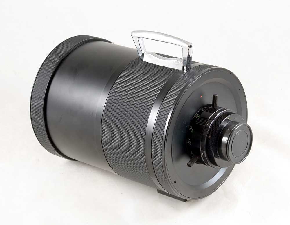 Lot 225 - FAST f4 500mm Sigma XQ Ultra-Telephoto M42 Mirror Lens.