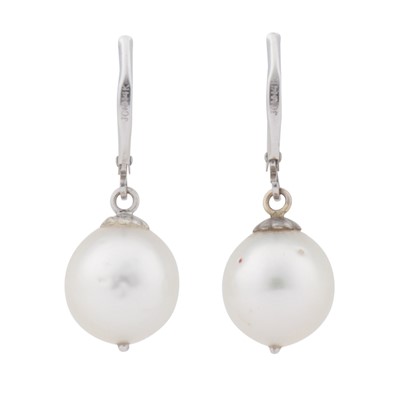 Lot 330 - A pair of pearl dangling earrings
