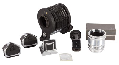 Lot 318 - A Selection of Pentacon Six Accessories