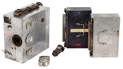 Lot 346 - A Newman Sinclair Model Auto Kine Model N 35mm Cine Camera