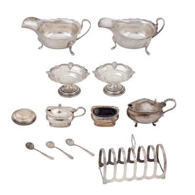 Lot 621 - A mixed group of sterling silver