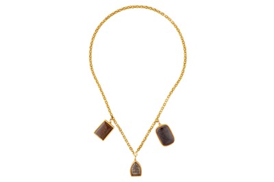 Lot 43 - A Thai necklace
