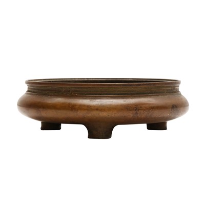 Lot 534 - A Chinese bronze tripod censer, 18th/19th Century
