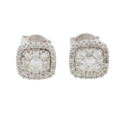 Lot 329 - A pair of diamond stud earrings
