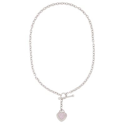 Lot 385 - A heart pendant necklace