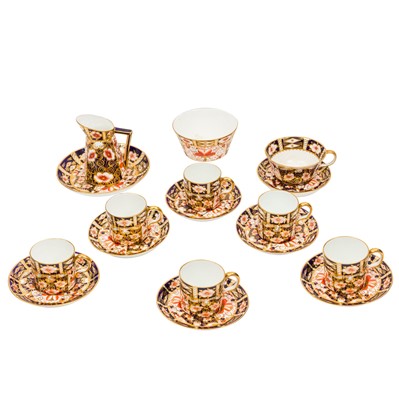 Lot 82 - A group of Royal Crown Derby Imari pattern porcelain