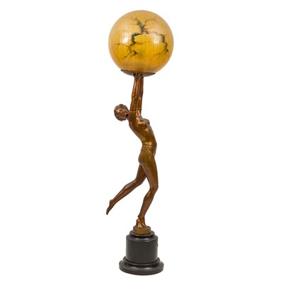 Lot 269 - An Art Deco bronzed and patinated spelter figural table lamp