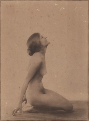 Lot 27 - Dorothy Wilding (1893-1976)