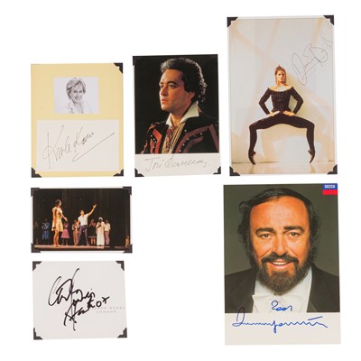 Lot 419 - Pavarotti (Luciano)