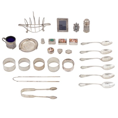 Lot 602 - A mixed group of sterling silver