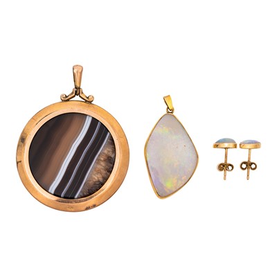 Lot 129 - An opal pendant and earrings suite with an agate pendant