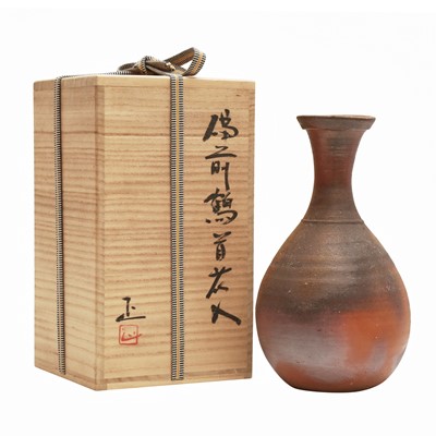 Lot 24 - A Japanese Bizen vase by Yoshimoto Tadashi (b.1943), Showa era
