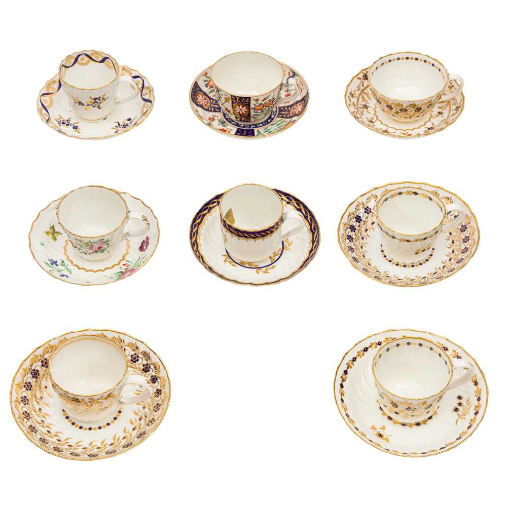 Lot 52 - A group of Worcester porcelain, eight tea cups and saucers