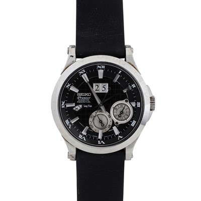 Lot 532 - Seiko Perpetual Calendar Wristwatch
