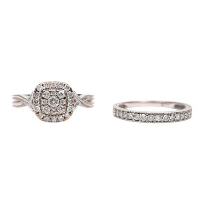 Lot 401 - A diamond bridal ring set