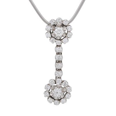 Lot 289 - A diamond pendant necklace