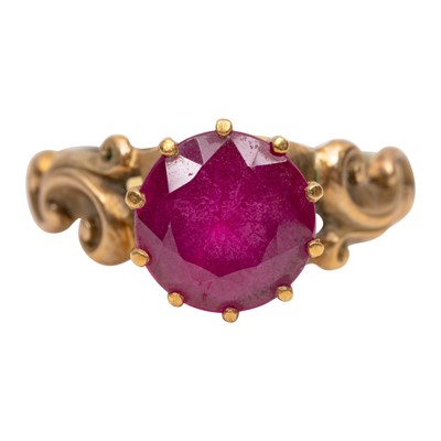 Lot 159 - A synthetic ruby single stone ring
