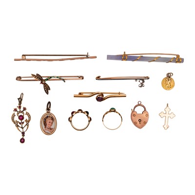 Lot 245 - A collection of jewellery
