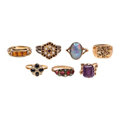 Lot 210 - Seven rings