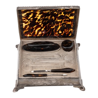 Lot 584 - A George V sterling silver and tortoiseshell manicure vanity box, London 1911 by William Comyns