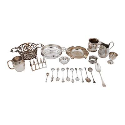 Lot 767 - A mixed group of sterling silver holloware