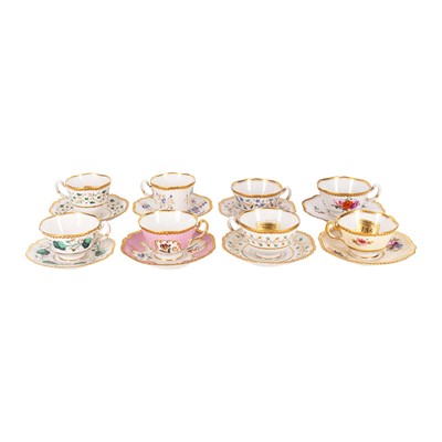 Lot 20 - Worcester Flight Barr & Barr porcelain, eight cups and saucers, circa 1792-1840