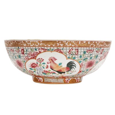 Lot 61 - A Chinese export famille-rose ‘rooster’ punch bowl, Qing dynasty, Yongzheng period