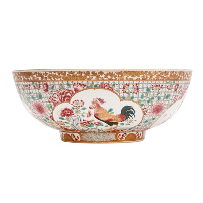 Lot 61 - A Chinese export famille-rose ‘rooster’ punch bowl, Qing dynasty, Yongzheng period
