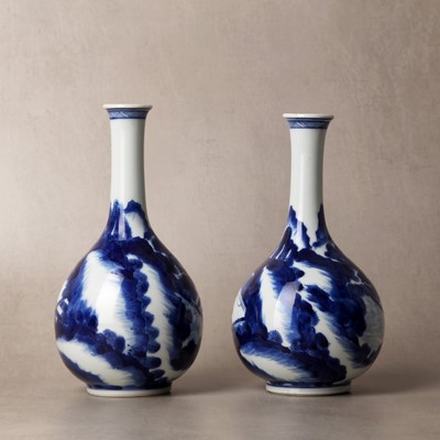 Lot 15 - Two fine Chinese blue and white 'Han Xin' vases, Qing dynasty, Kangxi period