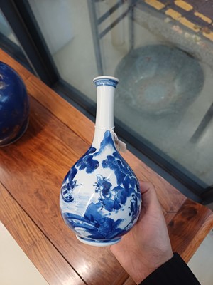 Lot 15 - Two fine Chinese blue and white 'Han Xin' vases, Qing dynasty, Kangxi period