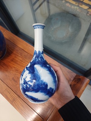 Lot 15 - Two fine Chinese blue and white 'Han Xin' vases, Qing dynasty, Kangxi period