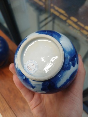 Lot 15 - Two fine Chinese blue and white 'Han Xin' vases, Qing dynasty, Kangxi period