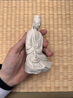 Lot 29 - A fine Chinese Dehua figure of Guanyin, Ming dynasty, Chongzhen period, circa 1640