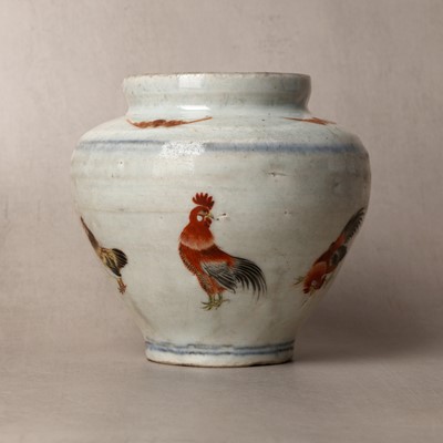 Lot 57 - An unusual Chinese Zhangzhou (Swatow) enamelled jar, 17th/18th century