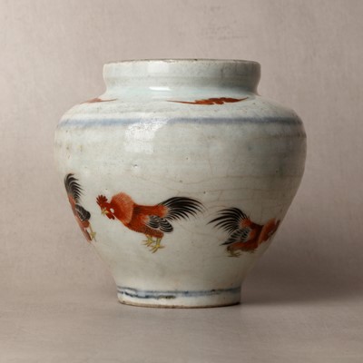 Lot 57 - An unusual Chinese Zhangzhou (Swatow) enamelled jar, 17th/18th century
