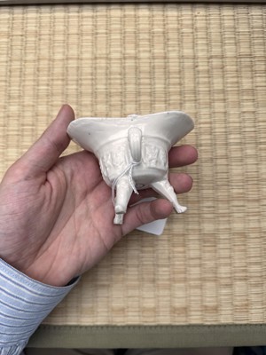 Lot 30 - A fine Chinese Dehua 'jue' libation cup, Qing dynasty, Shunzhi period