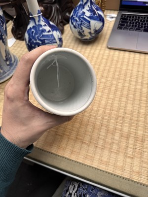 Lot 16 - A fine Chinese blue and white 'Ode to the Red Cliffs' brushpot, Qing dynasty, Kangxi period