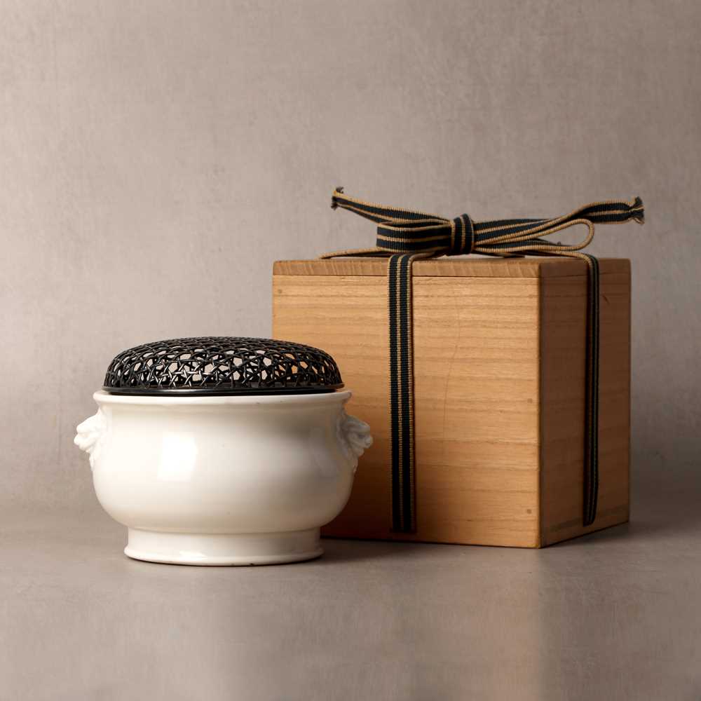 Lot 35 - A Chinese Dehua bombe censer, Qing dynasty, Kangxi period