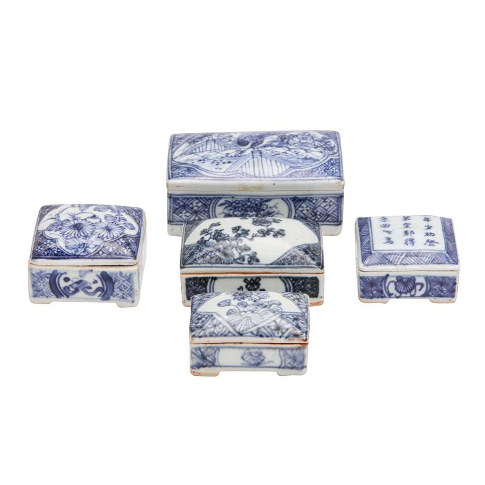 Lot 448 - A group of five Chinese blue boxes and covers, Qing dynasty, 18th/19th century