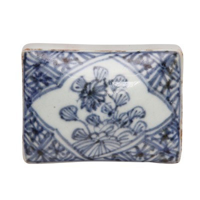 Lot 448 - A group of five Chinese blue boxes and covers, Qing dynasty, 18th/19th century