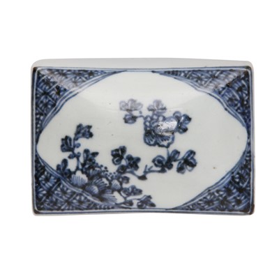 Lot 448 - A group of five Chinese blue boxes and covers, Qing dynasty, 18th/19th century