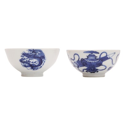 Lot 447 - Two Chinese blue and white cups, Qing dynasty, 18th/19th century