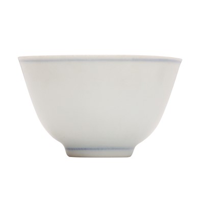 Lot 441 - A Chinese blue and white cup, 17th century