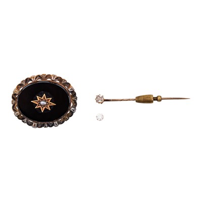 Lot 35 - A Group of Jewellery