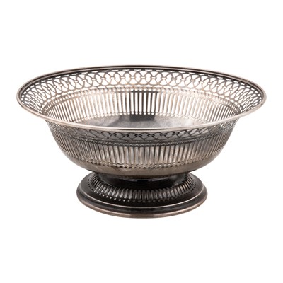Lot 609 - An early 20th century Canadian sterling silver bowl, Toronto circa 1920 by P. W. Ellis and Co